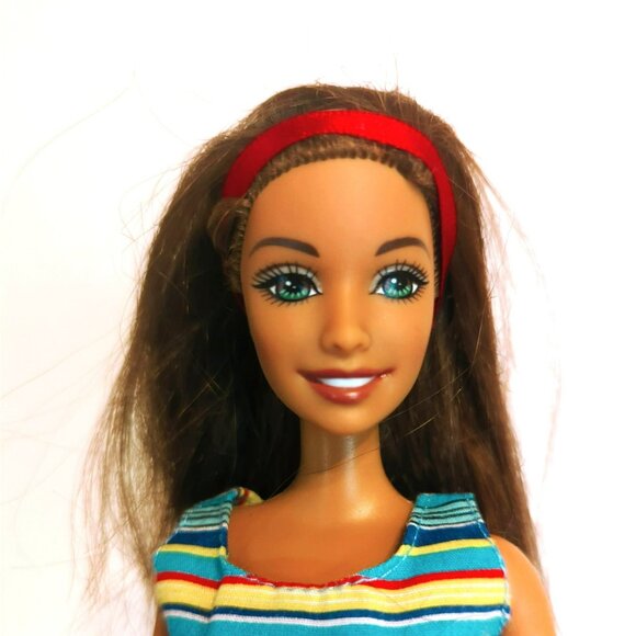 Barbie Cali Girl Surfer Summer Doll Hispanic Beach Feet 2004 G8665 Restyled - Picture 3 of 7
